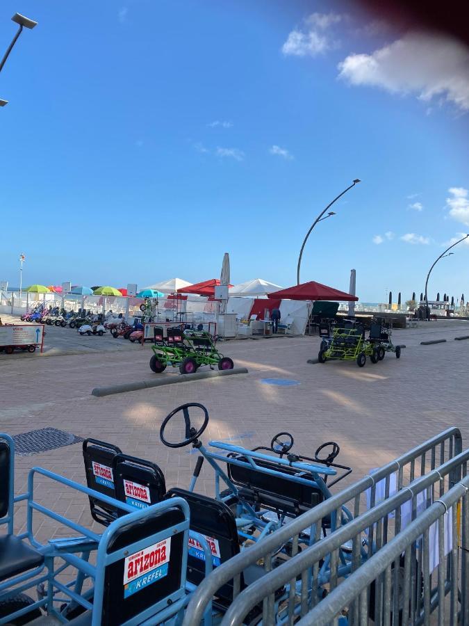 Appartement Rdc Avec 1 Chambre A 5 Metres A Pied De La Digue De La Panne Buitenkant foto